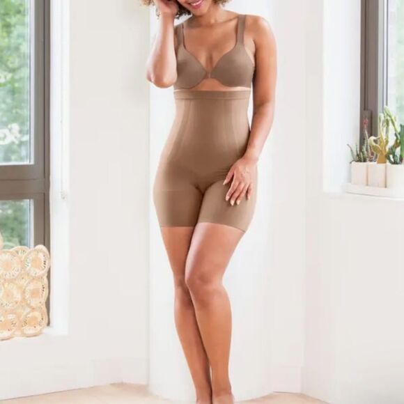 Spanx OnCore High Waist Mid-Thigh Shorts Caf Au Lait S Nwot never worn - Picture 1 of 13